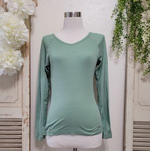 Patagonia Apilene women's size small v-neck